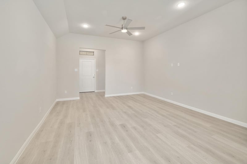222 Hornet ST, Elgin, TX 78621