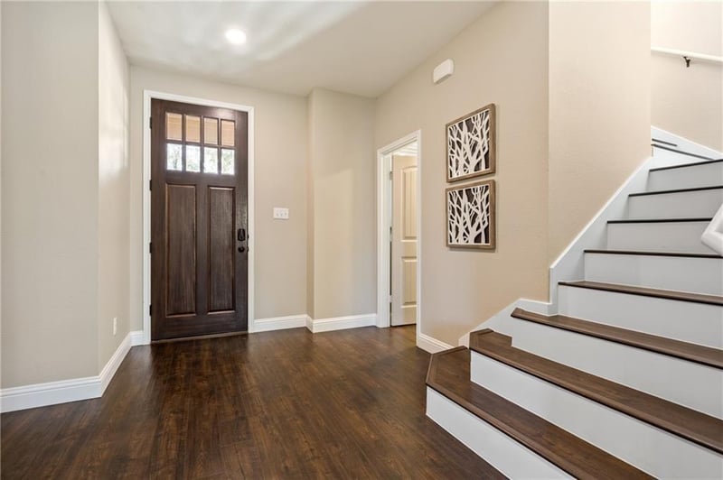 1524 Uhland DR, Leander, TX 78641