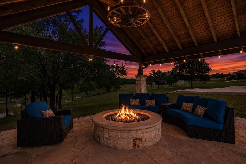 208 Hacienda PL, Dripping Springs, TX 78620
