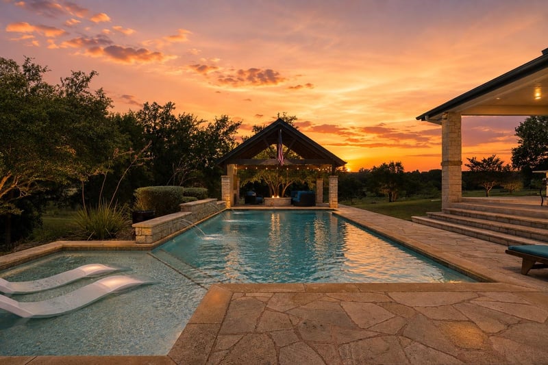 208 Hacienda PL, Dripping Springs, TX 78620