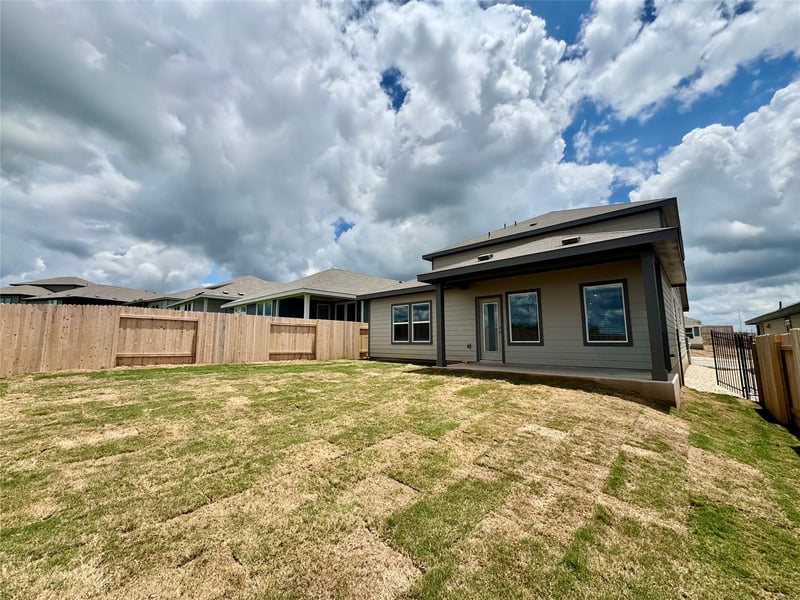 5016 Stockton LN, Del Valle, TX 78617