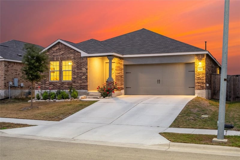 440 Sebring CIR, Hutto, TX 78634
