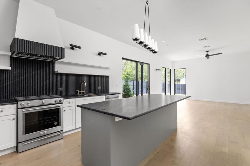 501 E 50th ST, Austin, TX 78751