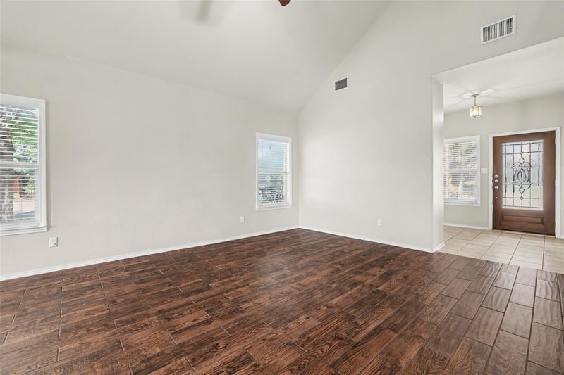 400 Falcon LN, Leander, TX 78641