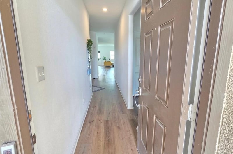 208 Wolf Springs RD, Georgetown, TX 78628