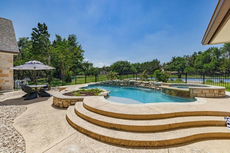220 Sundance TRL, Dripping Springs, TX 78620