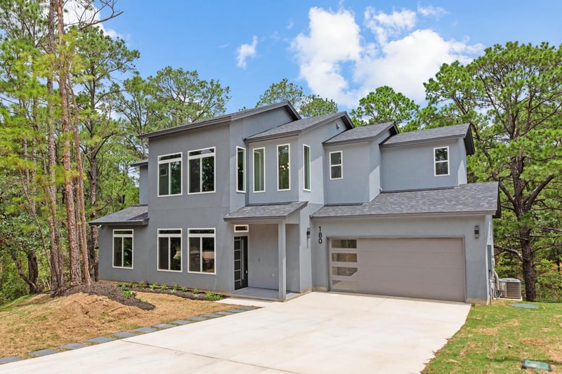 180 Kaanapali LN, Bastrop, TX 78602