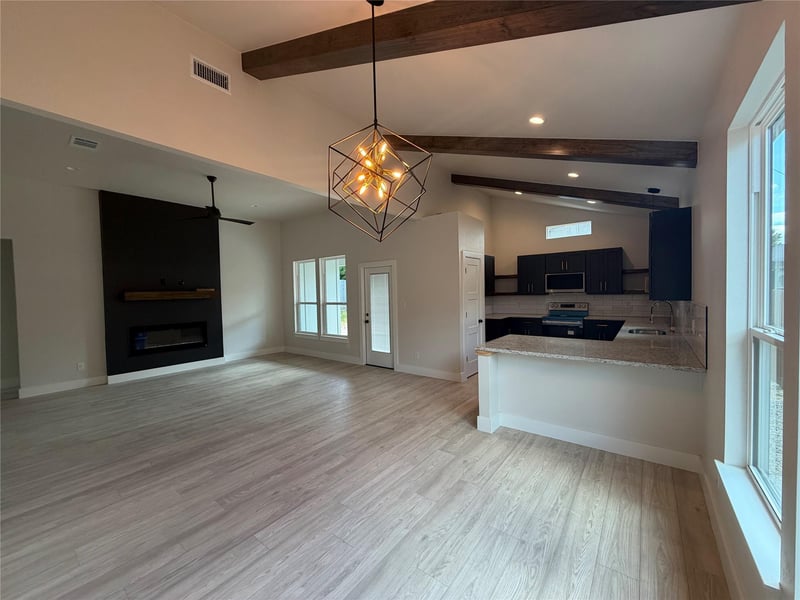 644 Birch LN, Cottonwood Shores, TX 78657