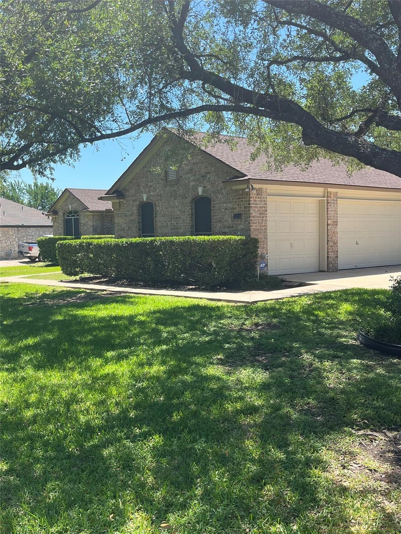 100 Adelfa DR, Round Rock, TX 78664