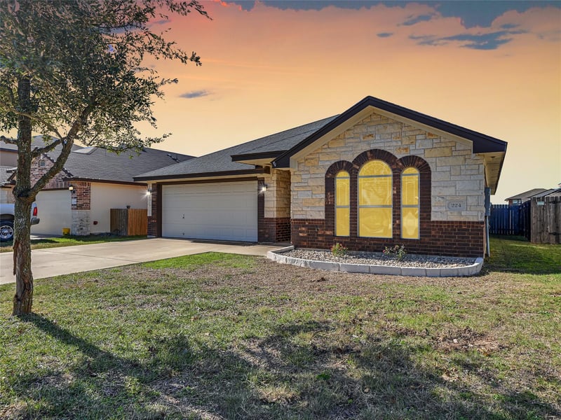 224 Geode LN, Jarrell, TX 76537