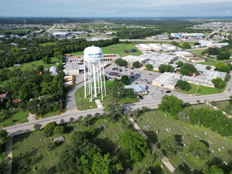 24 Main ST, Elgin, TX 78621