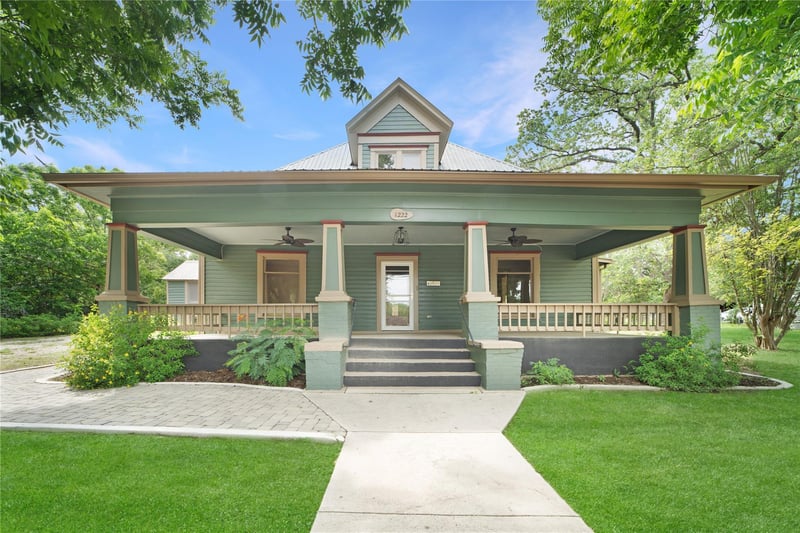 1222 Hopkins ST, San Marcos, TX 78666