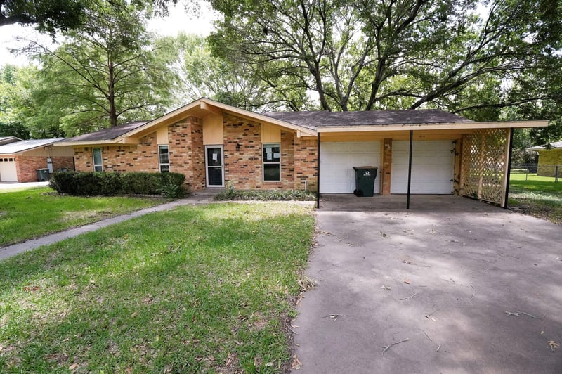 1418 7th ST, Smithville, TX 78957