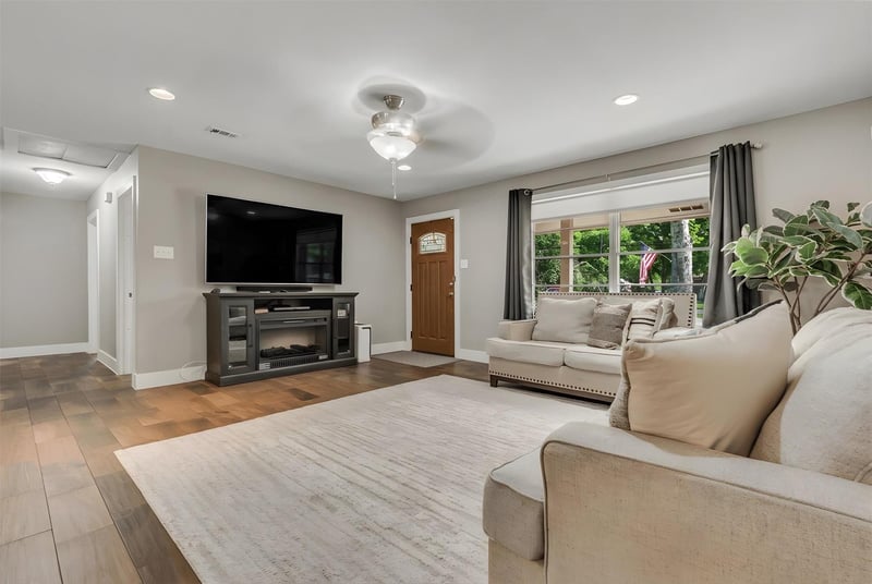 1009 Crepe Myrtle DR, San Marcos, TX 78666