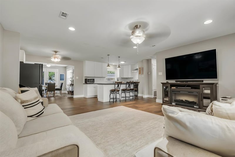 1009 Crepe Myrtle DR, San Marcos, TX 78666
