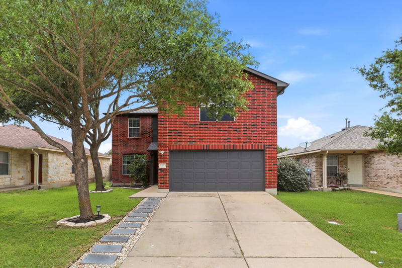 327 Outfitter DR, Bastrop, TX 78602
