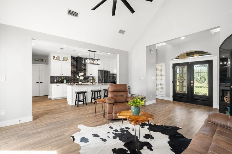 140 Shin Oak LN, Liberty Hill, TX 78642