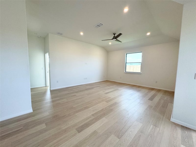 270 Pale Horse BND, Buda, TX 78610