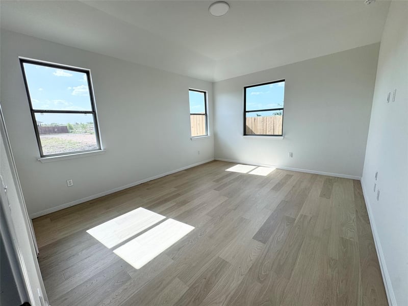 270 Pale Horse BND, Buda, TX 78610