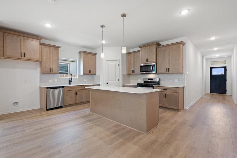 270 Pale Horse BND, Buda, TX 78610