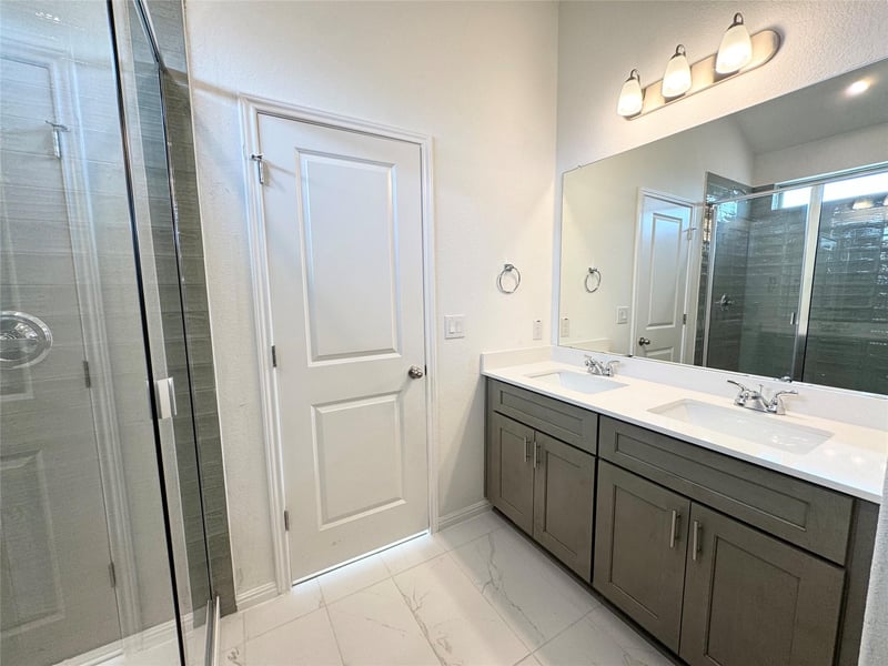 270 Pale Horse BND, Buda, TX 78610