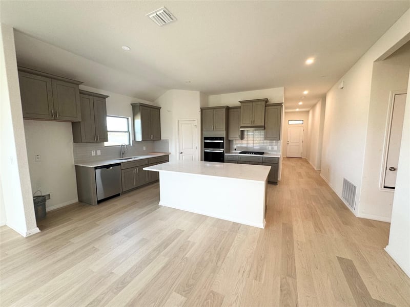 270 Pale Horse BND, Buda, TX 78610