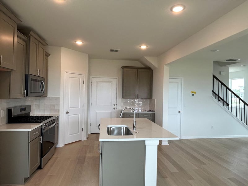 185 Young ST, Buda, TX 78610