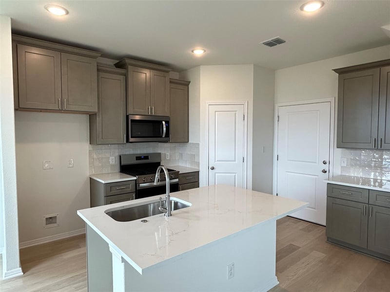 185 Young ST, Buda, TX 78610
