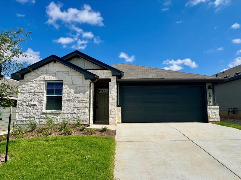 5024 Stockton LN, Del Valle, TX 78617