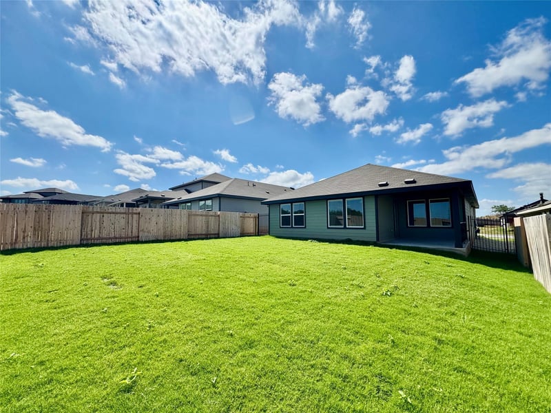 5024 Stockton LN, Del Valle, TX 78617