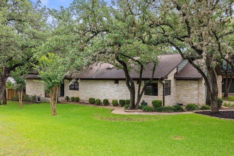 130 Deerfield CV, Lakeway, TX 78734