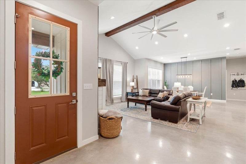 1 Agarita CIR, Wimberley, TX 78676