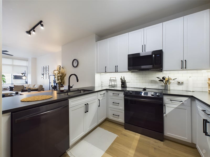 54 Rainey ST #415, Austin, TX 78701