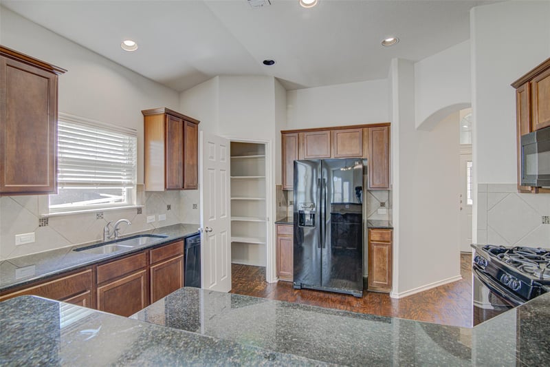 1610 Greenside DR, Round Rock, TX 78665
