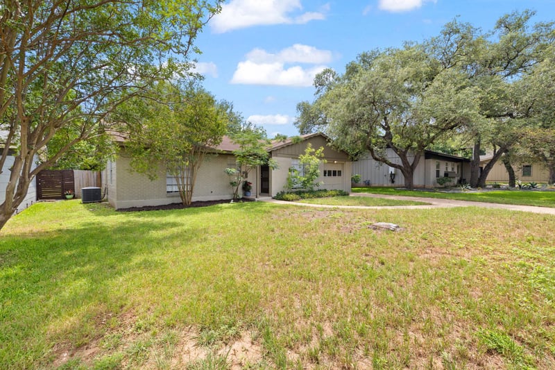 2015 Fair Oaks DR, Austin, TX 78745