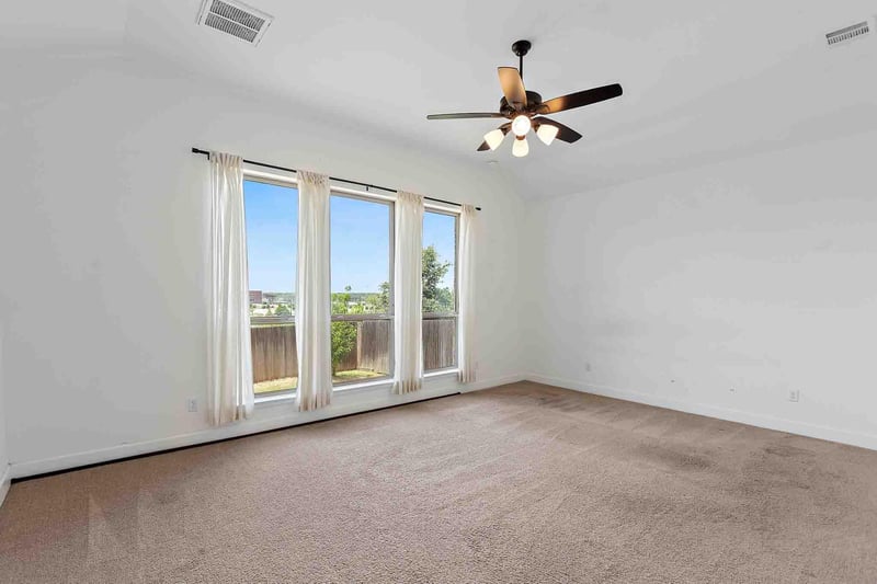 145 Cyrus Milton Dr, Buda, TX 78610