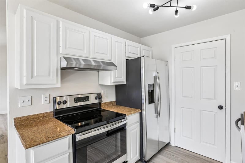 11016 Oak ST, Jonestown, TX 78645