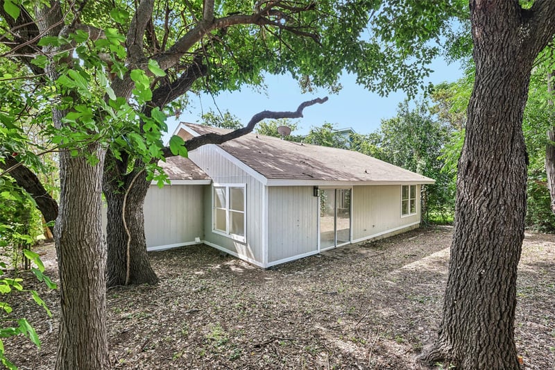 11016 Oak ST, Jonestown, TX 78645