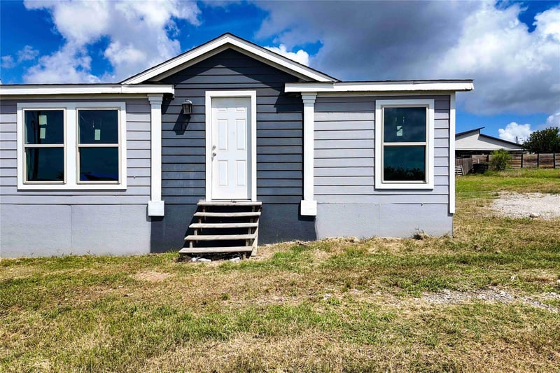 136 Alameda DR, Cedar Creek, TX 78612