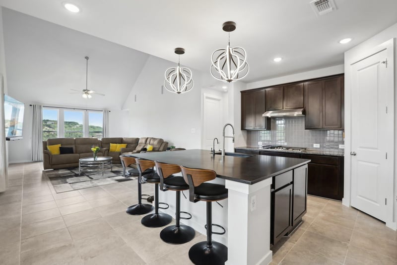 8119 Purple Aster Ps, Lago Vista, TX 78645