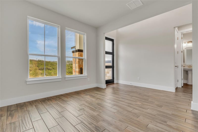 8424 Red Bottle Brush RD, Lago Vista, TX 78645