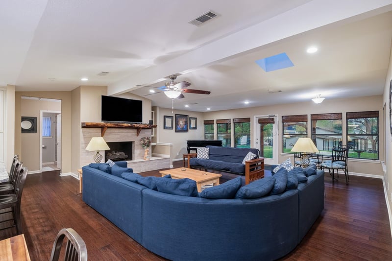 206 E Pheasant RD, Highland Haven, TX 78654