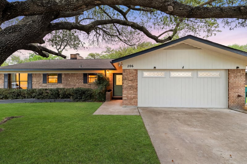 206 E Pheasant RD, Highland Haven, TX 78654