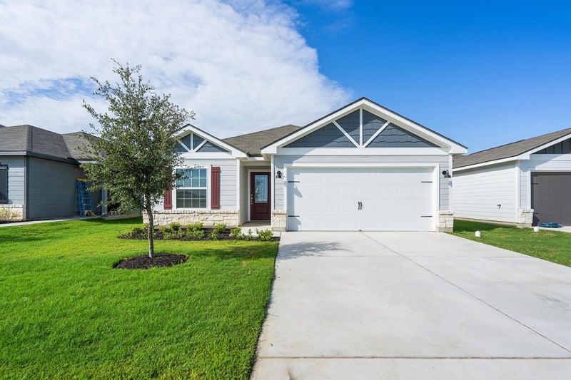104 Wirepass CRST, Jarrell, TX 76537