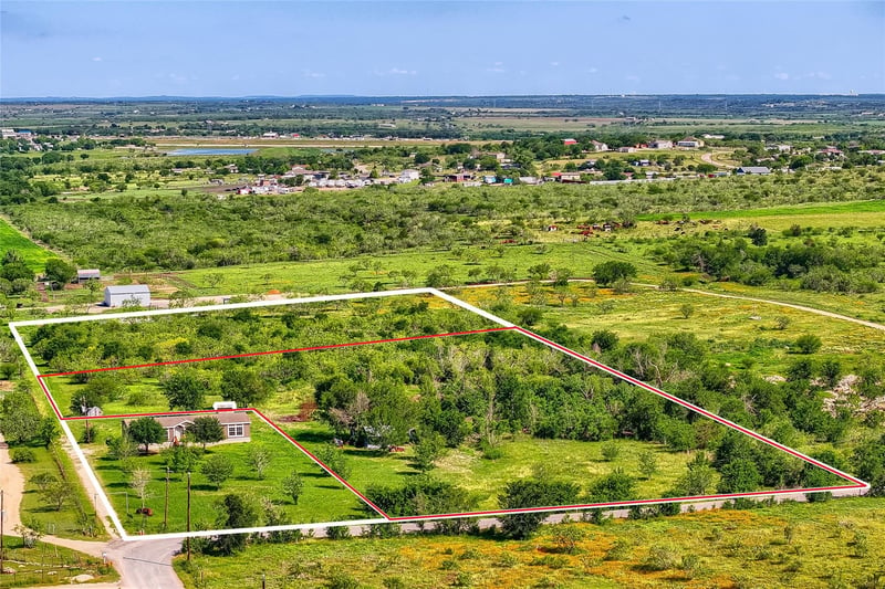 401 Graef B RD, Kyle, TX 78640