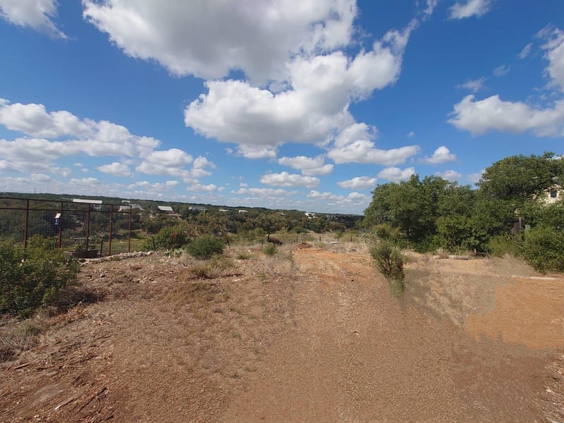 1102 Cliffview DR, Spicewood, TX 78669