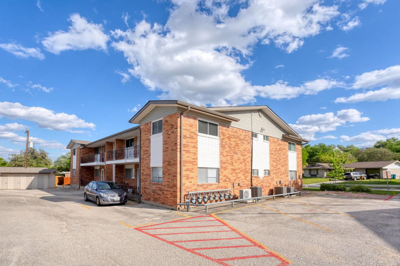 201 Silver Sands DR #8, San Antonio, TX 78216