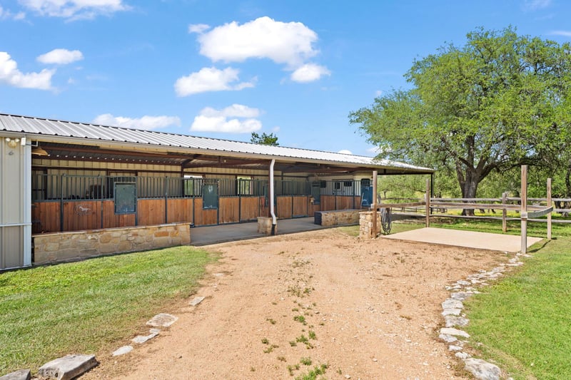 1457 Avenida High VW, Driftwood, TX 78619