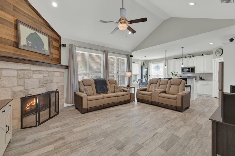 1720 Rocky Ridge Loop, Canyon Lake, TX 78133