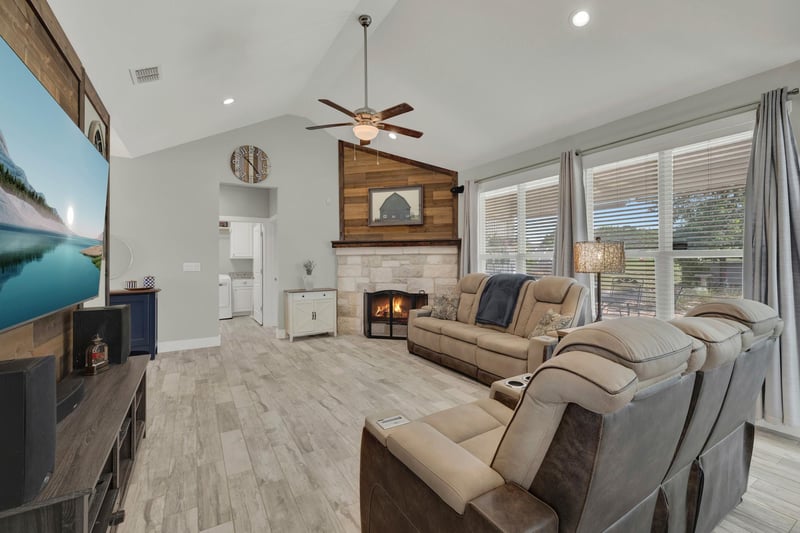 1720 Rocky Ridge Loop, Canyon Lake, TX 78133